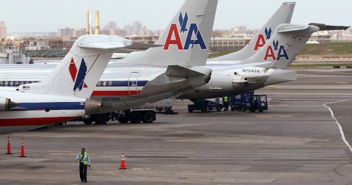 Dos aviones en pista chocan en Nueva York en medio de falta de operadores en EE.UU. tras cierre del gobierno federal