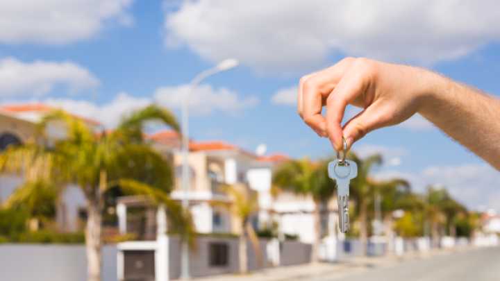 Onalia Bueno estalla por la ley turística: "Quieren exterminar la vivienda vacacional"