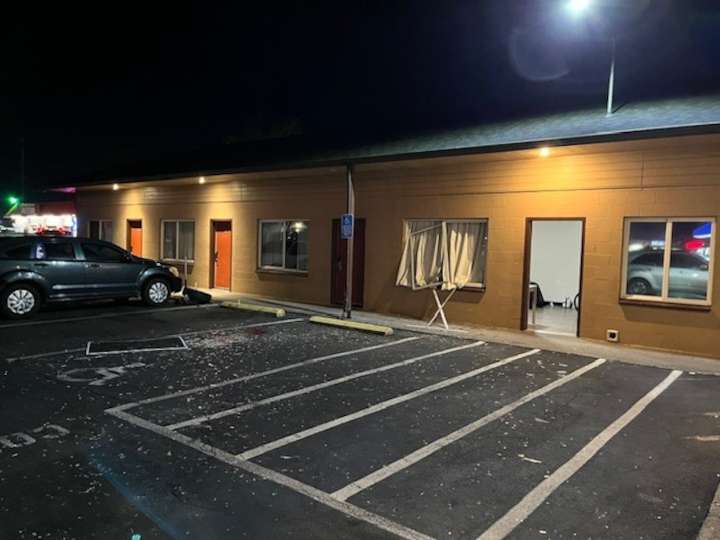 3 injured in Woodburn motel room explosion, police say