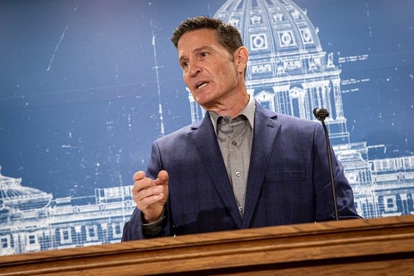 Third-party candidate makes his case for governor