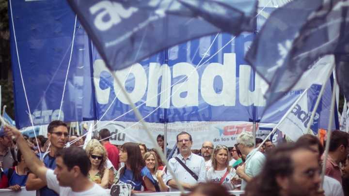 Docentes universitarios convocan a un paro nacional para este miércoles