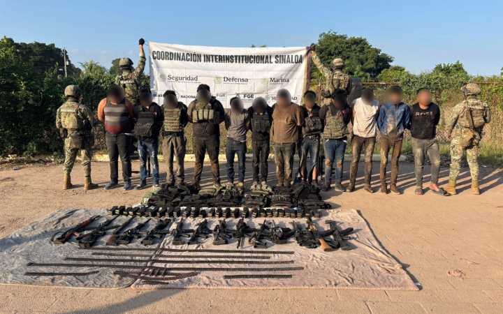 Sinaloa | Enfrentamiento entre autoridades y presuntos integrantes del Cártel Pacífico culmina con 13 detenciones