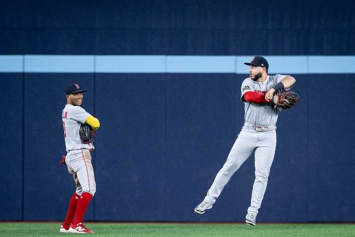 Two Boston Red Sox players win Gold Glove awards