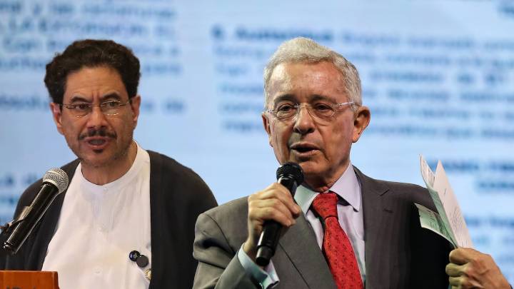 Estas son las 10 contundentes frases con las que Álvaro Uribe advierte sobre los riesgos de un gobierno de Iván Cepeda