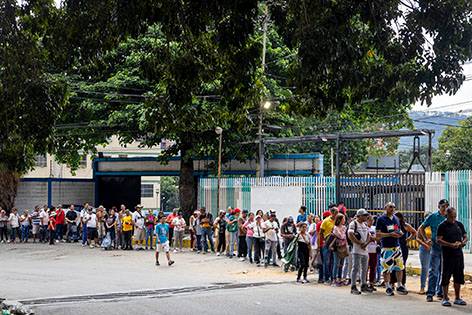 Venezolanos buscan ofertas para asegurar las hallacas