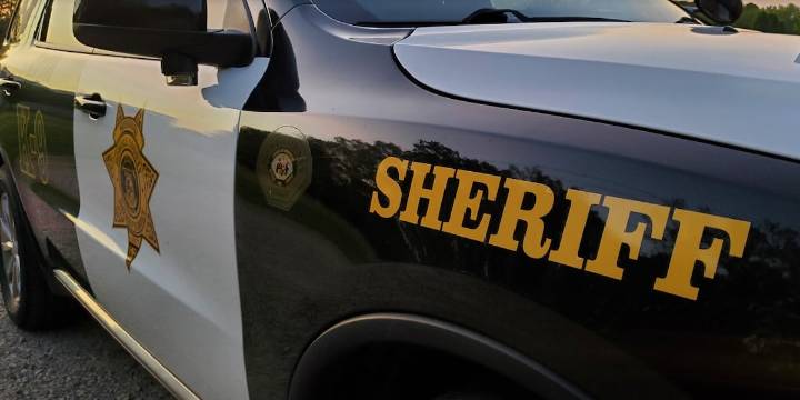 Howell County deputies arrest escapee and accomplice; 1 deputy injured in incident