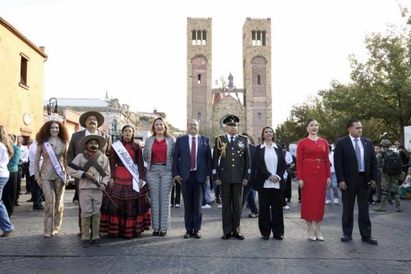 Realizan desfile del CXV Aniversario de la Revolución Mexicana