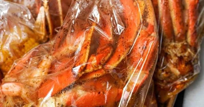 Seafood boil restaurant opens in Merrillville