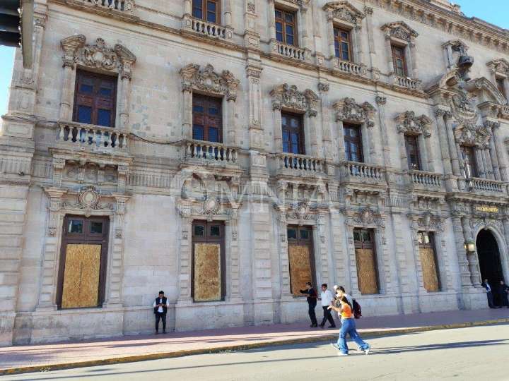 Blindan Palacio de Gobierno previo a las manifestaciones de este sábado