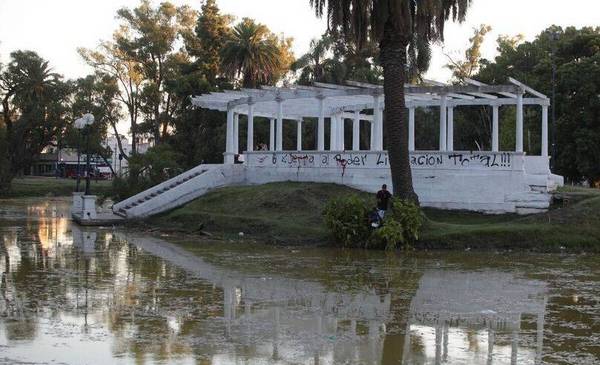 Con la llegada del calor: cuáles son los lugares de La Plata en alerta por cianobacterias