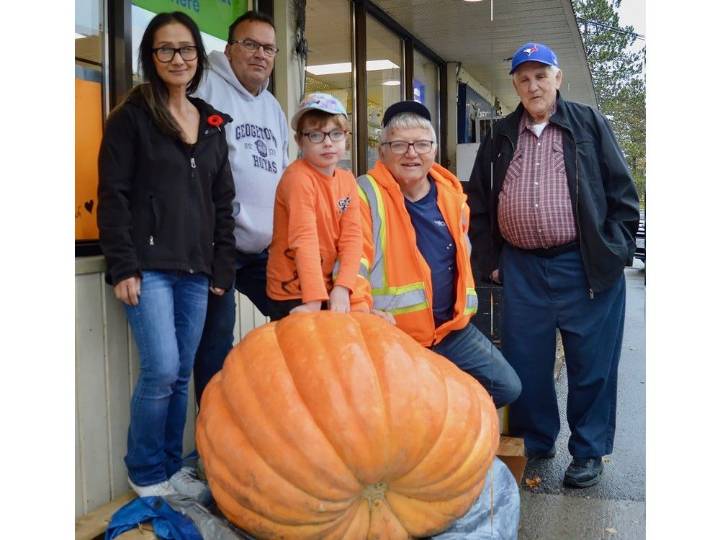 The Pro One Stop’s Giant Pumpkin does it again