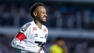 Brazil's Neymar willing to play for Santos despite injury