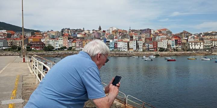 Por qué es recomendable que los adultos mayores adopten las nuevas tecnologías en su vida cotidiana