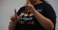 Madre sorda comparte testimonio sobre inclusión y barreras en el Día del Sordo