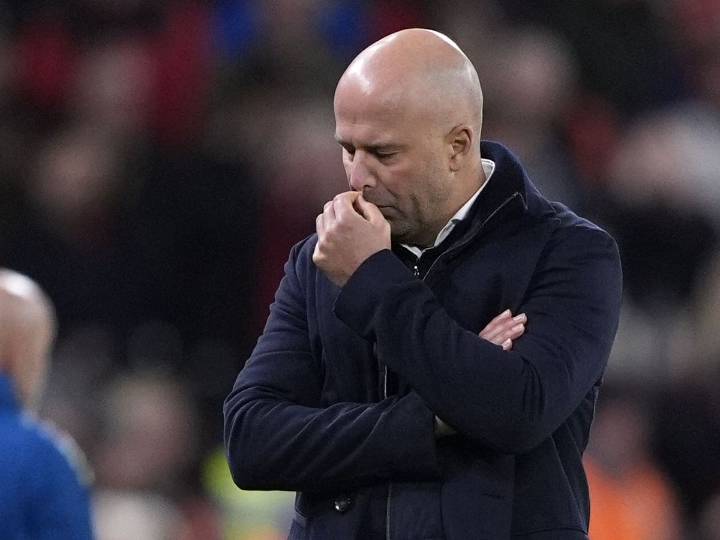 Jamie Carragher feels speculation over Arne Slot’s Liverpool future is premature