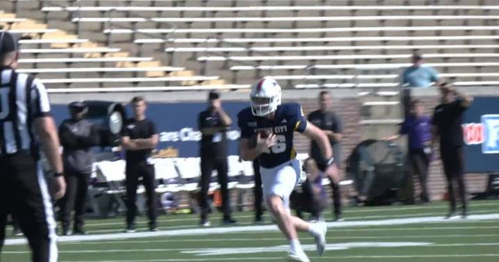 Battle Alberson shines in first career start as Chattanooga Mocs top Furman Paladins 45