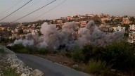 Israel sostiene que Hamas rompió el alto el fuego y respondió con bombardeos en…