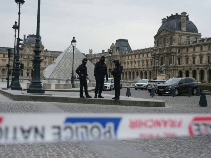 Two Louvre heist suspects a couple with children: prosecutor