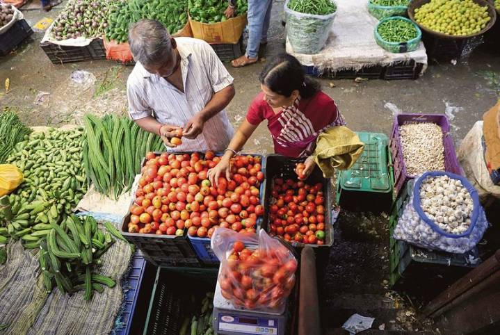 Wholesale price inflation falls to 27-month low of (-) 1.21 pc in Oct on GST cut, favourable base