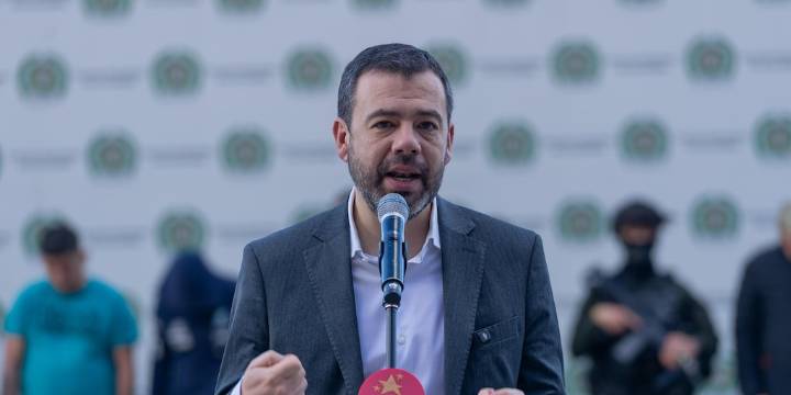 Carlos Fernando Galán cae en el ranking de mejores alcaldes de Sudamérica: su favorabilidad bajó en noviembre de 2025