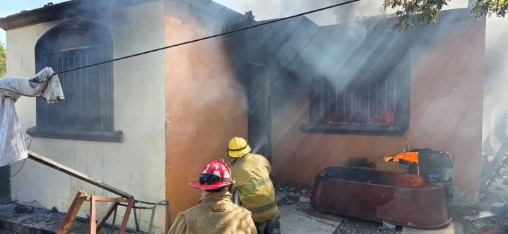 Se incendia casa en la colonia “Cuauhtémoc” de Cd. Victoria