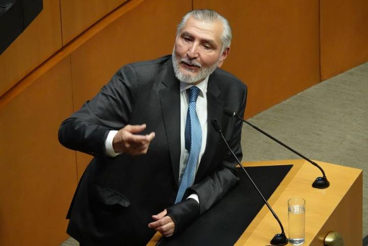 Alista Senado iniciativa para endurecer sanciones contra acoso a mujeres: Adán Augusto