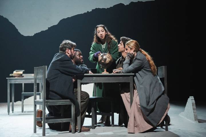 De Francisco Ferrer a Josefina Aldecoa: la revolución de las aulas salta al teatro