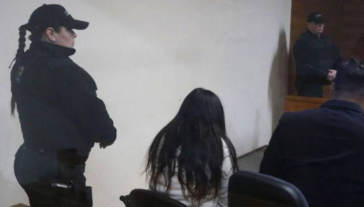 Parlamentarios piden indulto presidencial para Yesenia Azócar, condenada por dispararle a ex pareja que violó a su hija en San Antonio