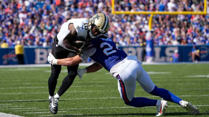 Bills add veteran wide receiver to help revive struggling passing attack