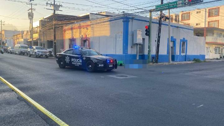 Motociclista muere tras fuerte accidente vial en el Centro de Monterrey