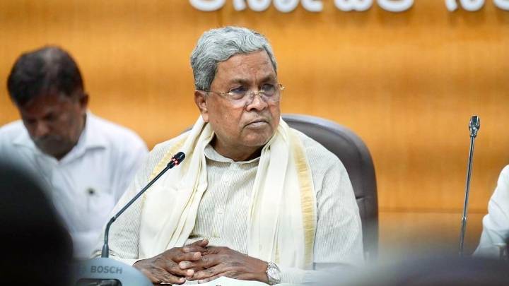 English, Hindi weakening children's talent: Siddaramaiah amid language row
