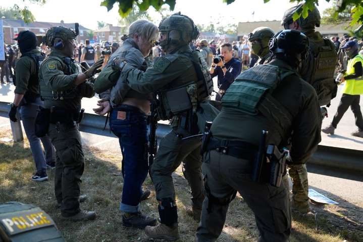 ¿Cómo Trump ha endurecido la inmigración en menos de un año? (podcast)