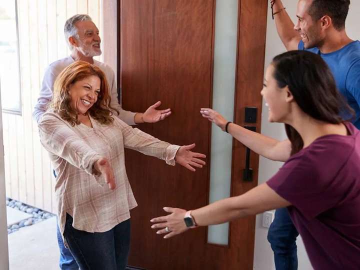 DEAR ABBY: In-laws' open-door policy creates tension for newcomer