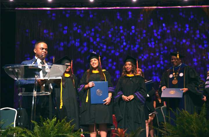 Universidad Albizu celebra septuagésima colación de grados