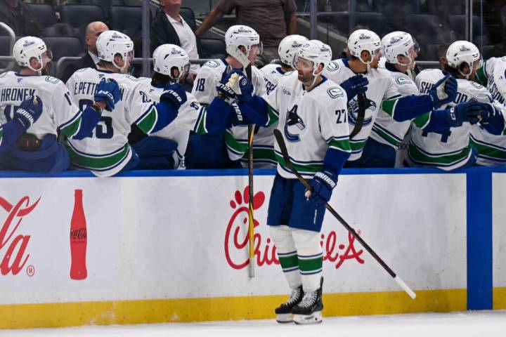 West Notes: Canucks Strategy, Hart, Hinostroza