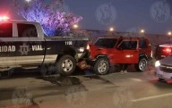 Patrulla es impactada por Jeep en Juárez