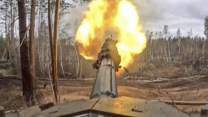 Rusia endurece sus ataques en Ucrania y deja sin luz el este del país, mientras Kiev resiste en uno de sus últimos bastiones de Donetsk