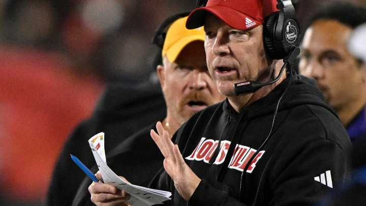 U of L vs. Clemson live updates: Follow action from Cards' ACC home finale