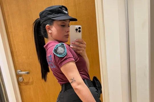 La policía tiktoker denuncia persecución y acusa cobro de coimas dentro de la fuerza