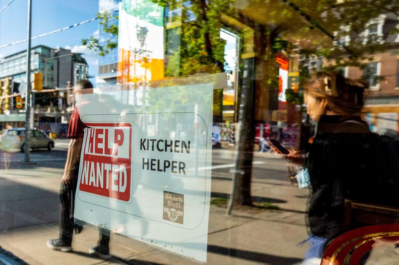 Canada's job market surprisingly expands, unemployment falls in October