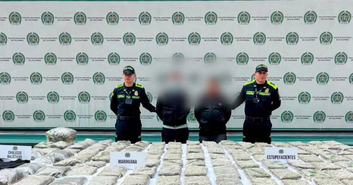 Hallados 60 kilos de marihuana ocultos bajo tierra en una bodega de reciclaje en Bogotá
