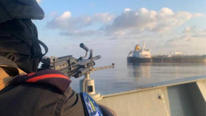 Piratas secuestran buque carguero frente a Somalia