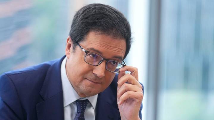 El Gobierno ofrece a los funcionarios una subida salarial durante tres años, con una parte fija y otra variable