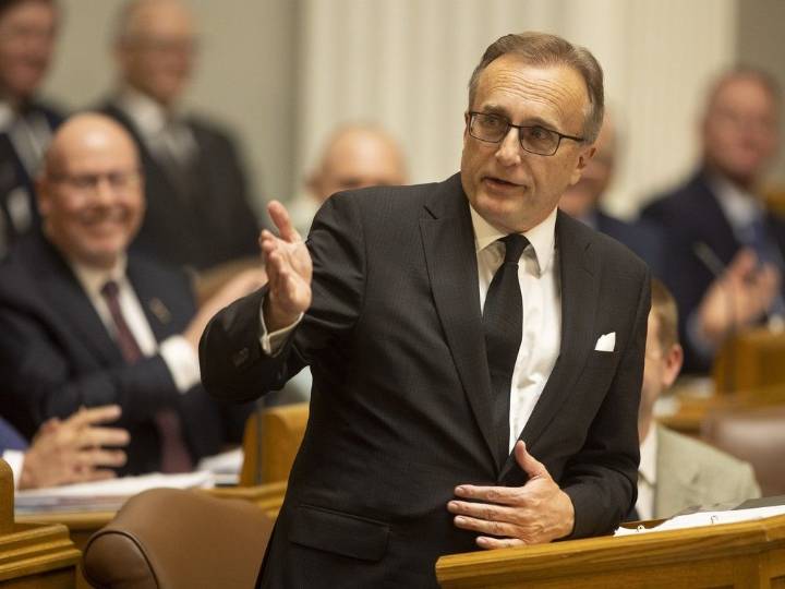 Sask. projects $427 million deficit in mid