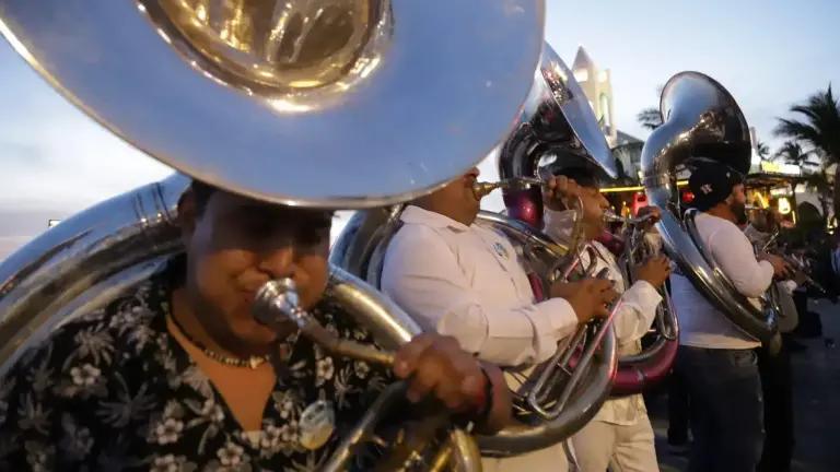 Músicos de Mazatlán esperan repunte en diciembre tras un año afectado por la violencia