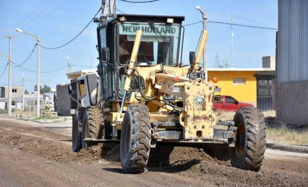 Municipio repasó y nivelo la calle Cacique Nahuelquir