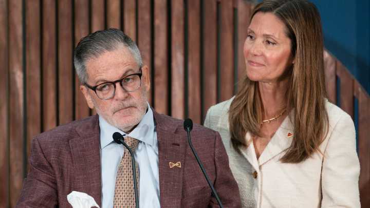 Judge OK's settlement for Dan and Jennifer Gilbert divorce