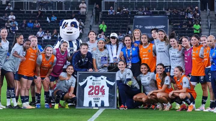 Diana Evangelista recibe homenaje por sus 284 partidos con Rayadas