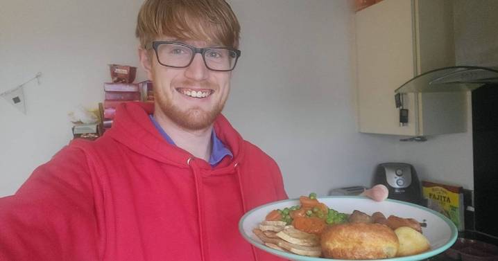 I tried Marks and Spencer's £6.50 Christmas dinner but essential item was missing