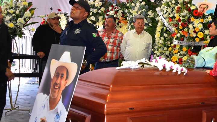 Un solo atacante asesinó al alcalde de Uruapan, México – Telemundo Area de la Bahía 48